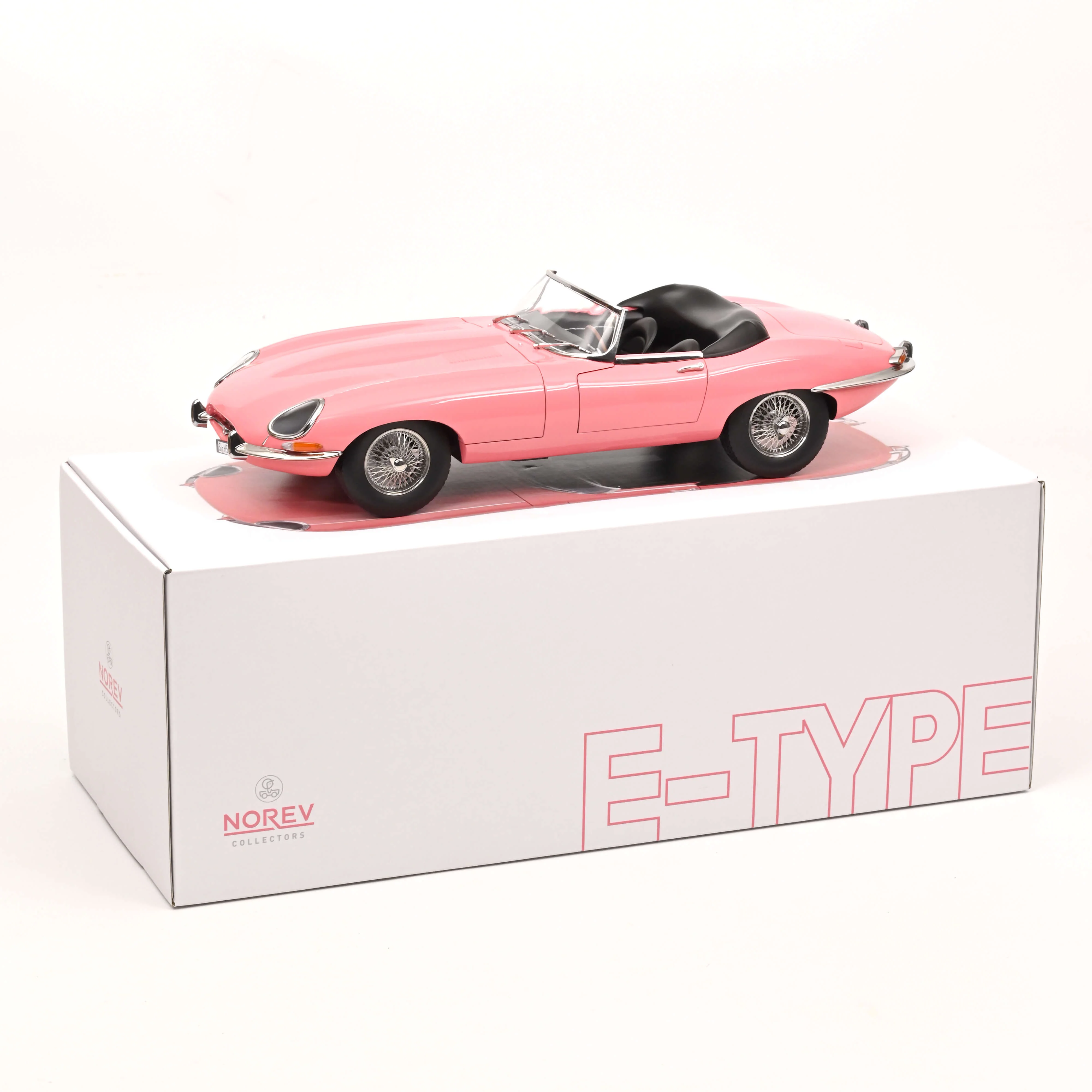 Jaguar E-Type Cabriolet 1962 Rose 1/12 - 300pcs - Image 5