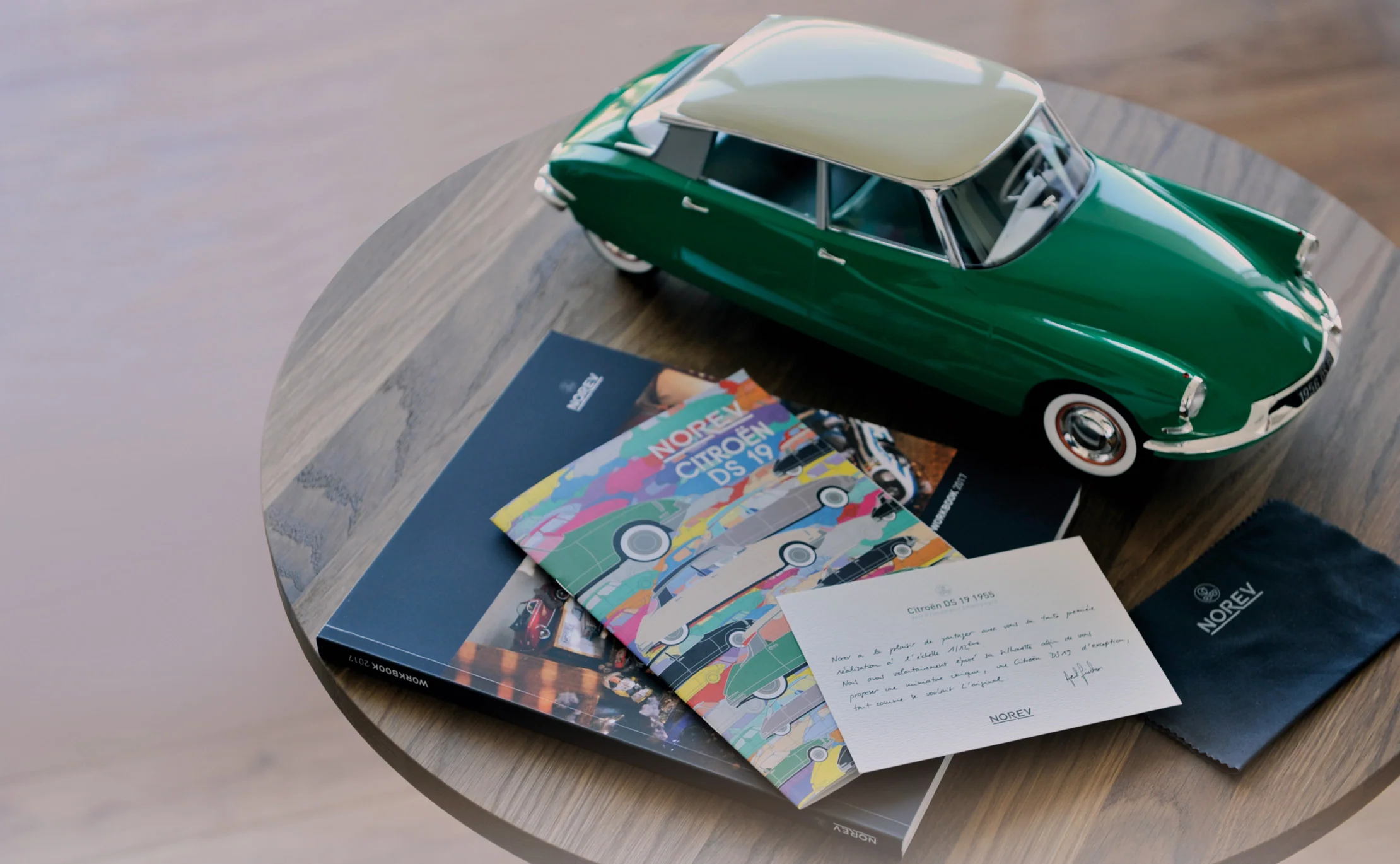 Citroën DS 19 1956 Vert et Beige 1/12 - Image 4